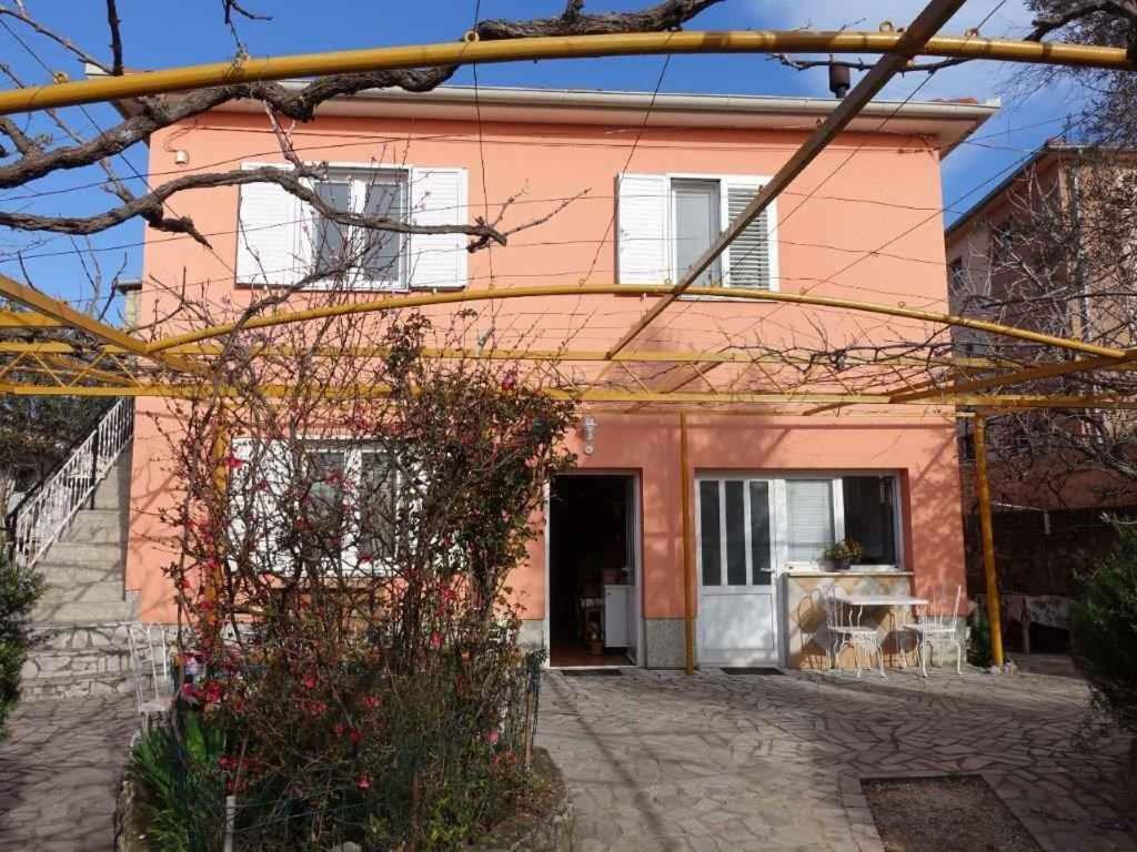 Apartment In Omisalj - Insel Krk 39736 Exteriör bild